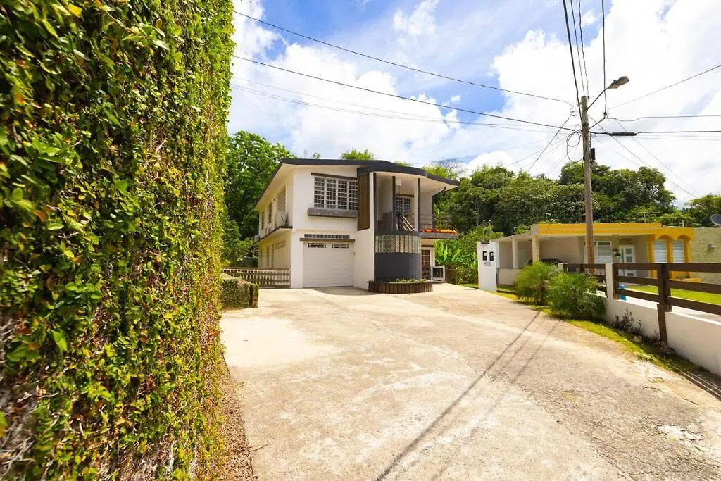 Villa Campina Retreat - Scenic Mountain Views Utuado